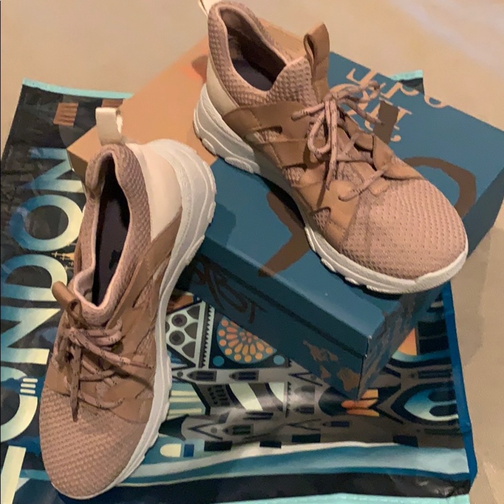 Off The Beaten Track (OTBT) Sneakers